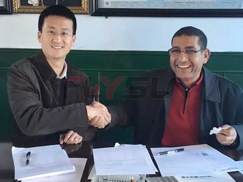 egypt customers visit garbage recycling machine